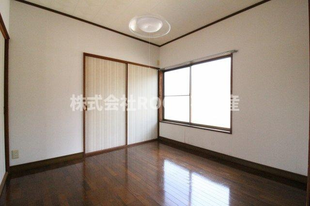 原貸家の寝室|開放的な寝室です