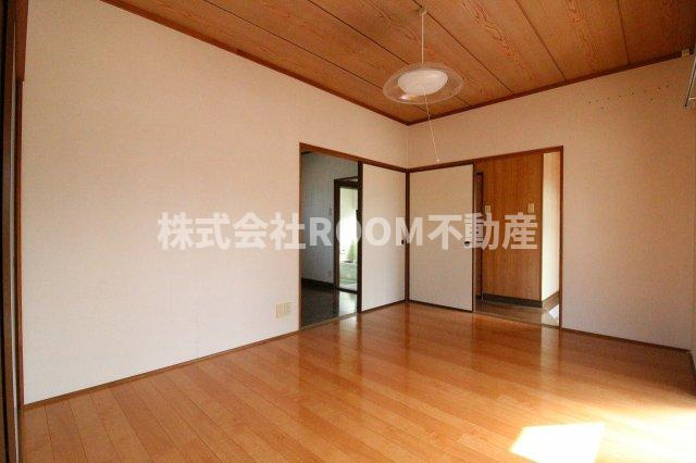 原貸家のキッチン|コンパクトなキッチンで掃除もラクラク