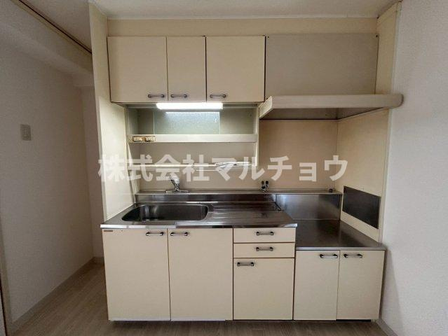 シーダーズハイツのキッチン|コンパクトなキッチンで掃除もラクラク