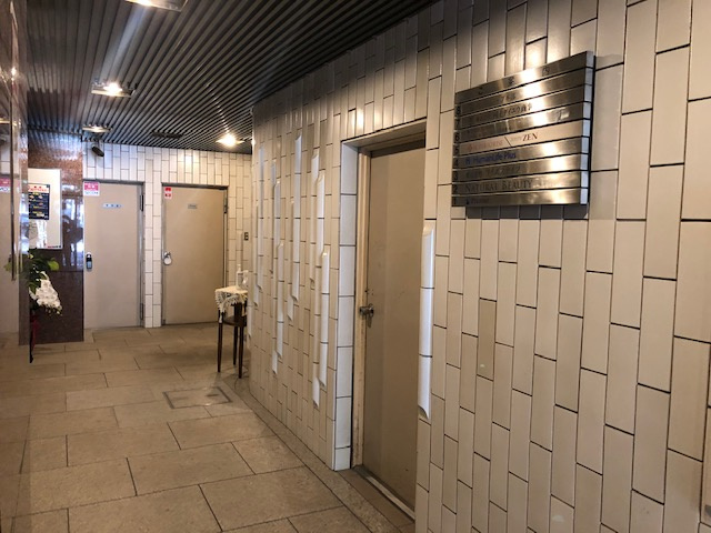 国土西池ビルのロビー