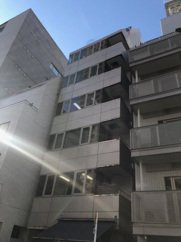 国土西池ビルの外観