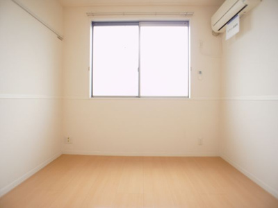 【寝室】 | メゾン・ボヌールE | お部屋が広く使える充実収納付きです♪