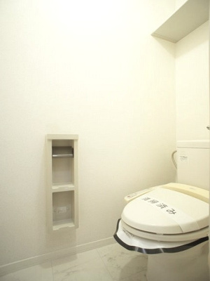 【トイレ】 | メゾン・ボヌールE | 温水洗浄暖房便座機能付きです♪