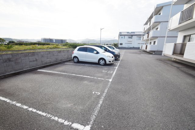 【駐車場】 | 駐車場完備です