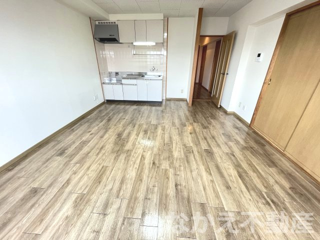 【居間・リビング】 | こちらの居間で趣味の時間をお楽しみください