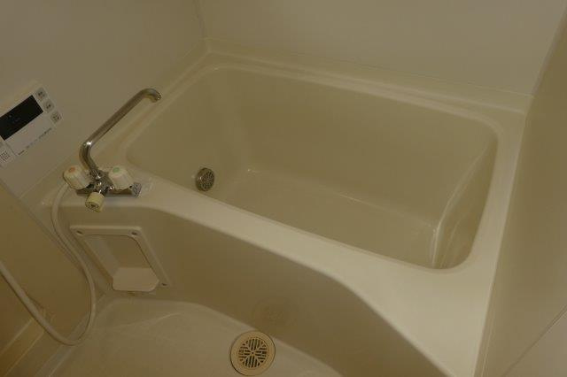 ロイヤルガーデンミルフィーＤの浴室|追い焚きバス