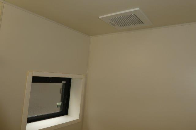 ロイヤルガーデンミルフィーＤの内装|窓