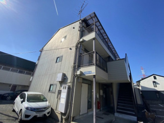 【外観】 | グリーンライン「高田」駅より徒歩4分！スーパーやコンビニが近くて便利な住環境です☆通勤通学はもちろん、お買い物やお出かけにもGood☆