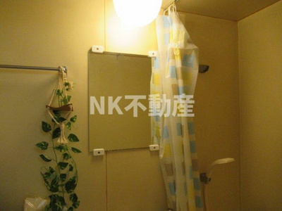 【浴室】 | ユニティー小阪（河内小阪賃貸） | お風呂に鏡があります