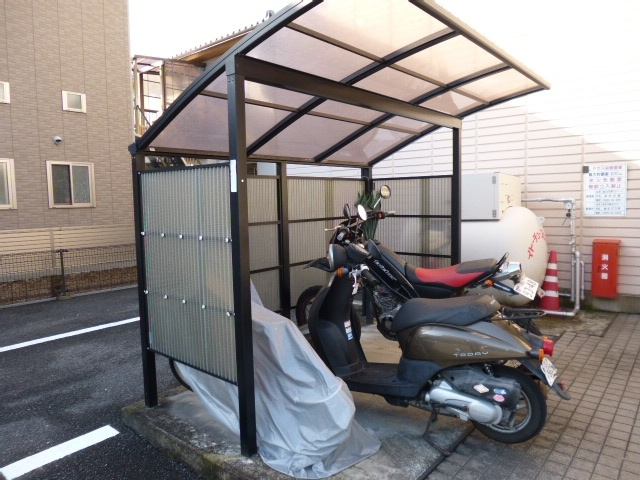 総社市中央５丁目のアパートのその他共用部分|自転車置き場