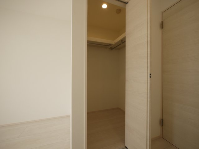 船橋市前原東４丁目のアパートの収納|便利な収納スペースです