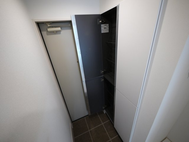 船橋市前原東４丁目のアパートの玄関|シンプルで使いやすい玄関です