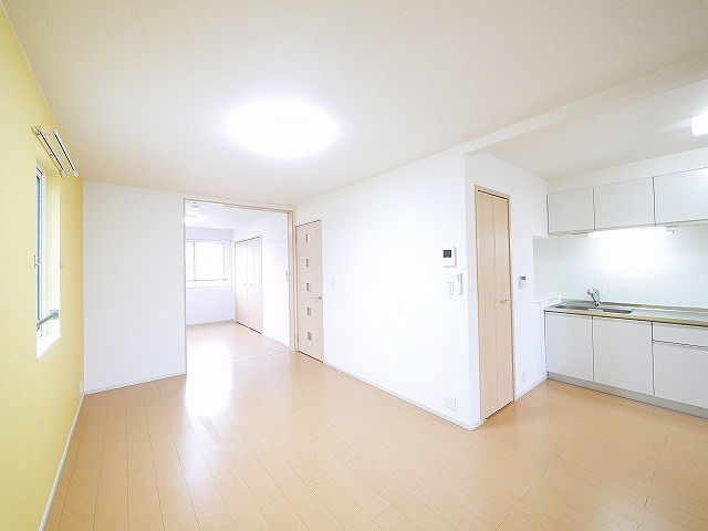 サニーシャトウ　Ｓの居間・リビング|居間です