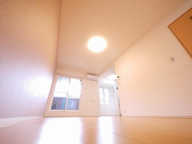 サニーシャトウ　Ｓの居間・リビング|ゆったり過ごせる居間です