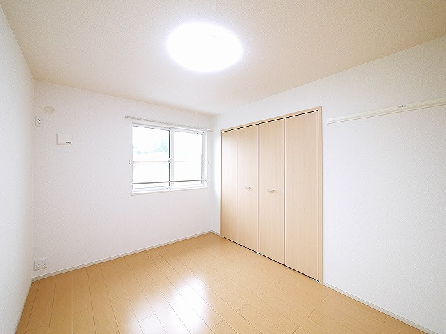 サニーシャトウ　Ｓの洋室|使い勝手のいい洋室です