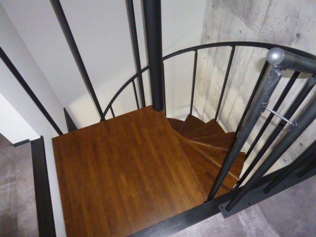 Ｒ－ＥＤＧＥの内装