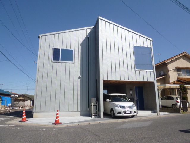 Ｒ－ＥＤＧＥの駐車場