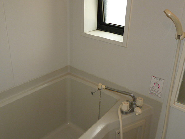 ディアスサカエ【キャッシュバック対象物件】の浴室|日々の暮らしに欠かせないお風呂です