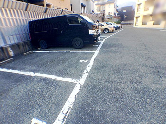 箕面市桜３丁目のアパートの駐車場