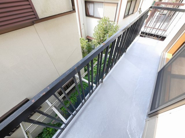 鈴蘭台東町５丁目戸建のバルコニー