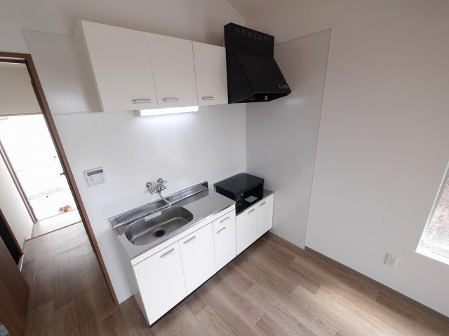 鈴蘭台東町５丁目戸建のキッチン|キッチンでお料理をお楽しみください