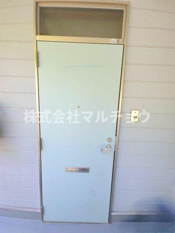 メゾン光葉台の玄関|明るい玄関です
