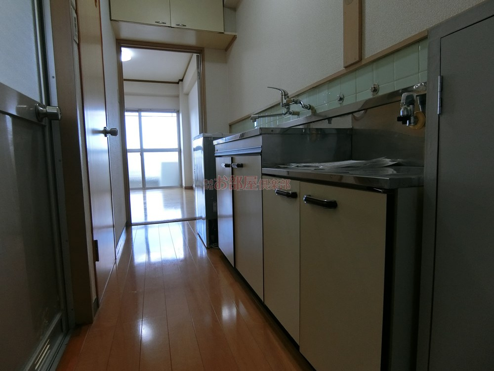 里村ビルのキッチン