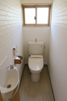 【トイレ】 | 阿賀野市中島町　中古戸建 | ゆったりとした空間のトイレです