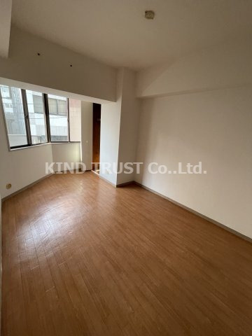 グラン・ピア南森町の洋室|明るいお部屋です