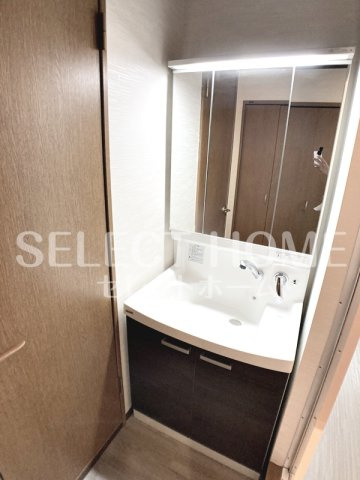 【独立洗面台】 | エドスプリングス東館 | 朝の支度にも助かる、独立の洗髪洗面化粧台
