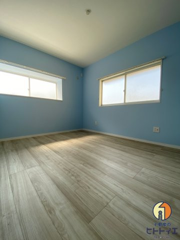 オオクマハイツの洋室|明るい洋室です