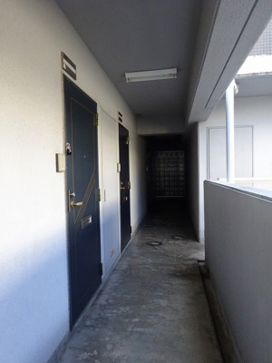 【その他共用部分】 | バリーズ吹田 | 共有廊下です