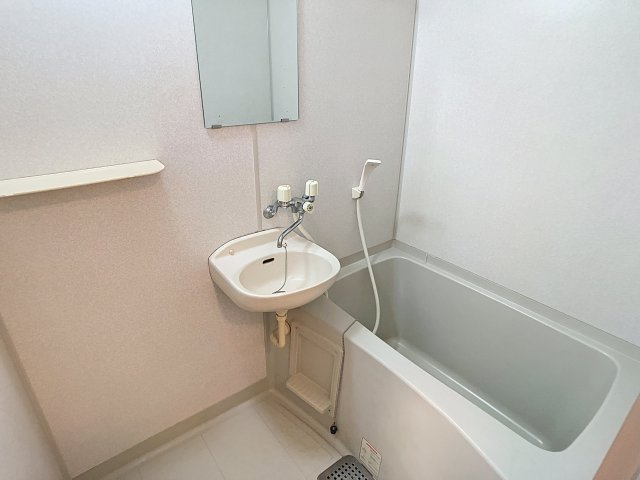 ハイツマロニエ北山の浴室