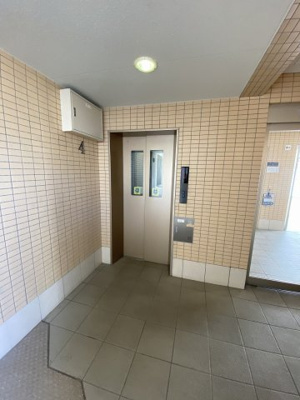 【その他共用部分】 | 東急ドエルアルス妙蓮寺壱番館 | お買い物時やベビーカーの出し入れに便利なエレベーター付です。