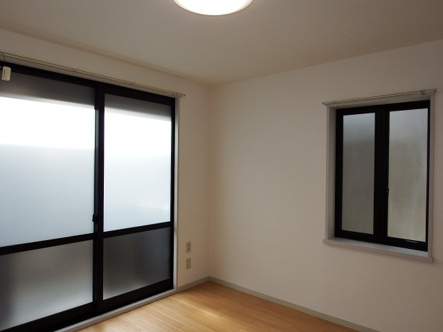 ハイツマロニエ北山の洋室