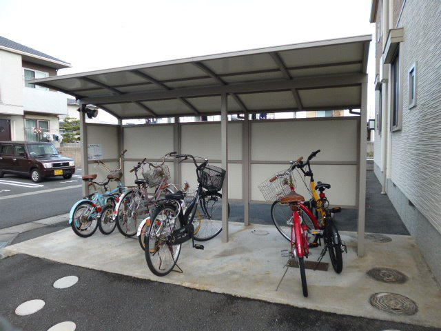 倉敷市平田のアパートのその他共用部分|自転車置き場