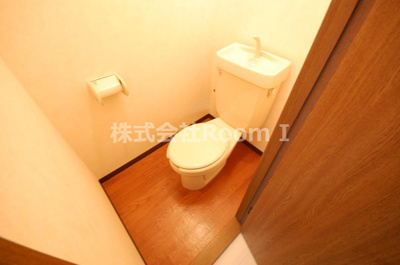 【トイレ】 | ドエル天満橋 | コンパクトで使いやすいトイレです
反転