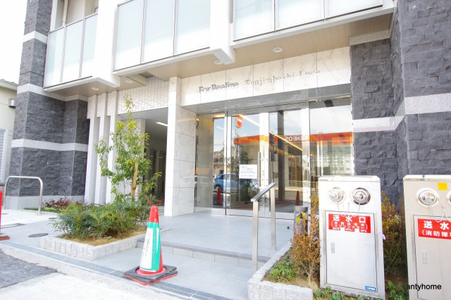 フォーリアライズ天神橋ルーチェ　仲介手数料無料のエントランス