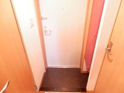 UniE’terna京都壬生（ユニエターナ京都壬生）の玄関