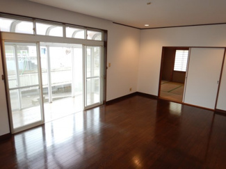 【居間・リビング】 | 富里市　南七栄ニュータウン　貸家