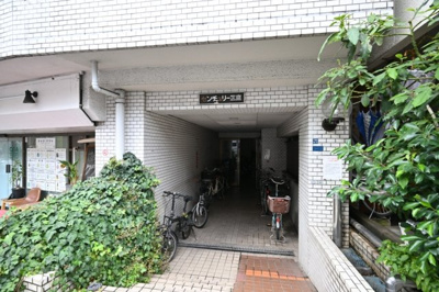 【エントランス】 | センチュリー三鷹