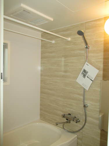 岸和田市尾生町５丁目のハイツの浴室|落ち着いた空間のお風呂です