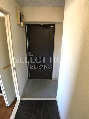 【玄関】 | コメルスⅢ | 明るい玄関です