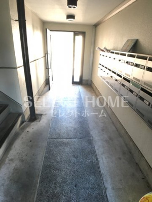 【エントランス】 | コメルスⅢ | 建物の内部です