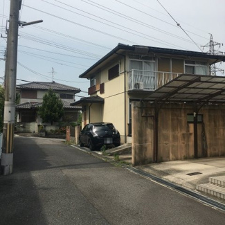 【前面道路含む現地写真】 | 西側の5.3m道路(南側から）