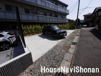 【駐車場】
