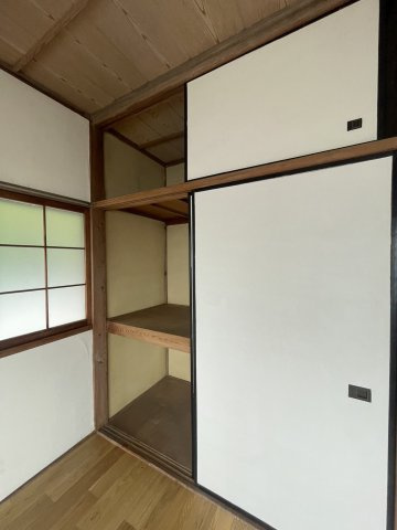 己斐西町戸建ての収納