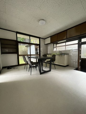 己斐西町戸建ての居間・リビング