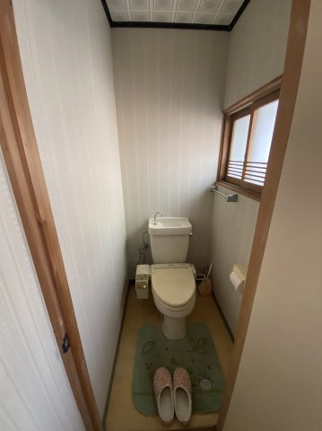 己斐西町戸建てのトイレ