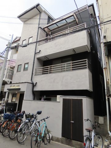 スタンドアップ十三の外観